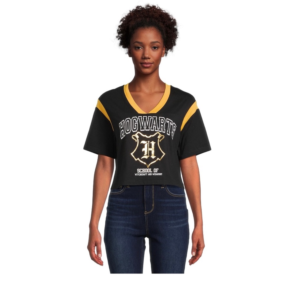 Hogwarts Women's Shirt Medium Crop Top Skimmer Graphic Tee Short Sleeve - Picture 2 of 3